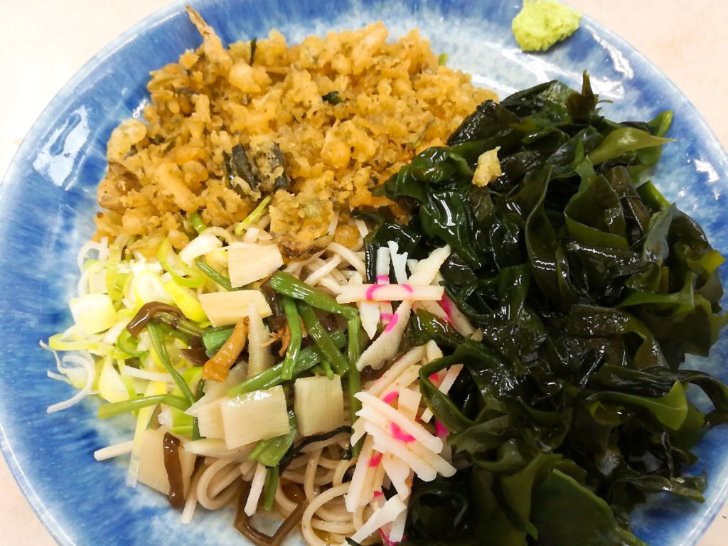 八兆の「冷やしたぬきそば」