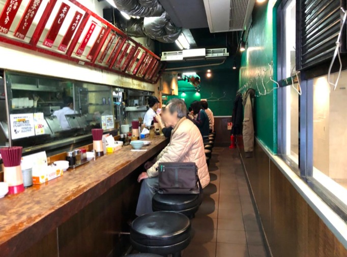 東京餃子楼の店内の様子