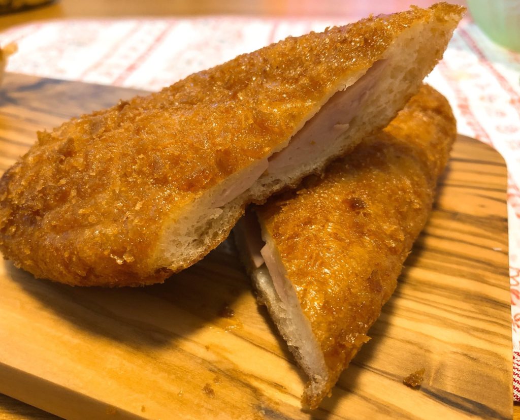 魚肉ソーセージパン