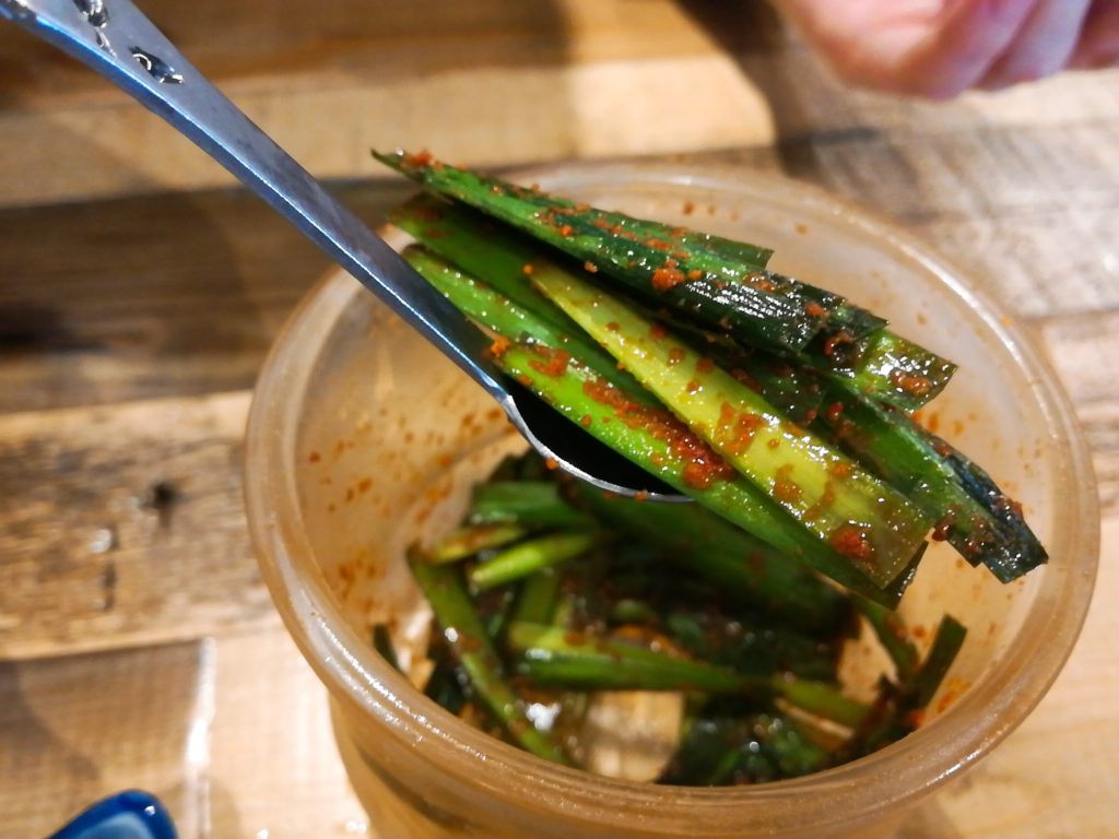 サバ6(さばろく)製麺所 成城学園前店のニラ
