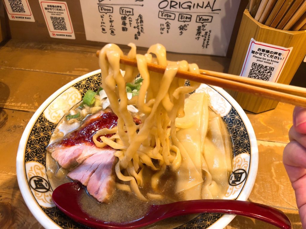 凪(なぎ)下北沢店の麺