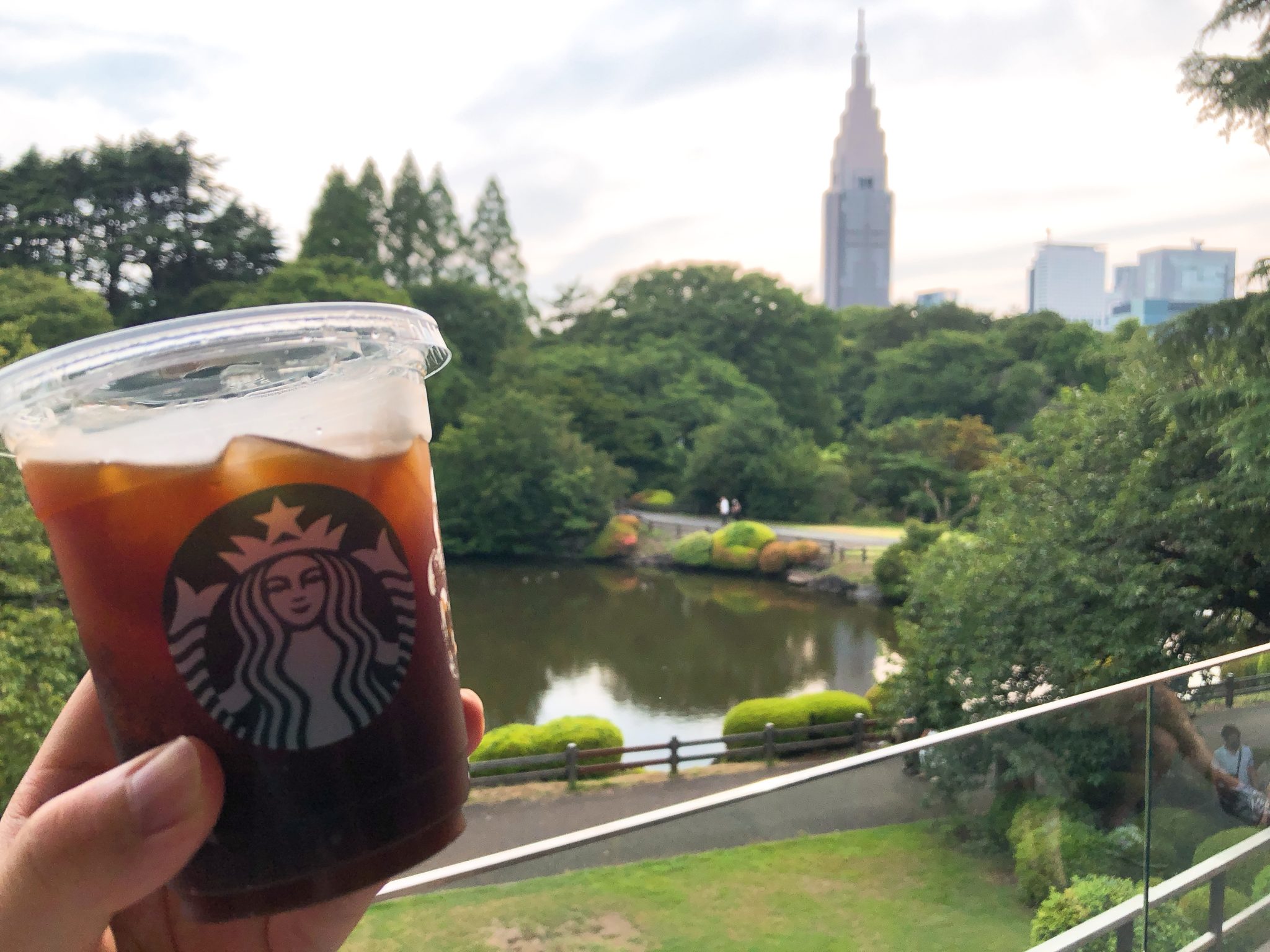 スタバ 新宿御苑店 に行ってきた 混雑状況やテラス席など解説 世田谷ローカル Setagaya Local