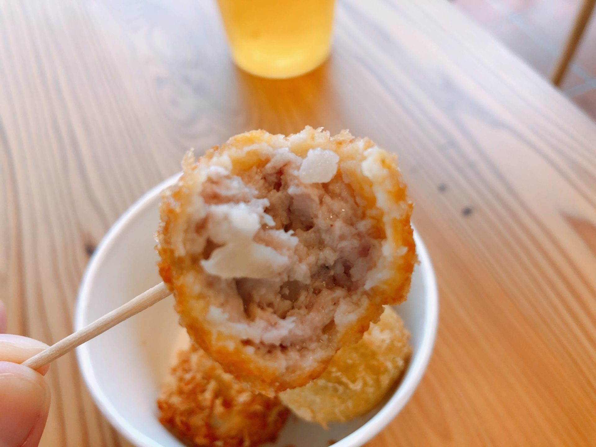 恋する豚研究所・コロッケカフェ下北沢店のメンチ