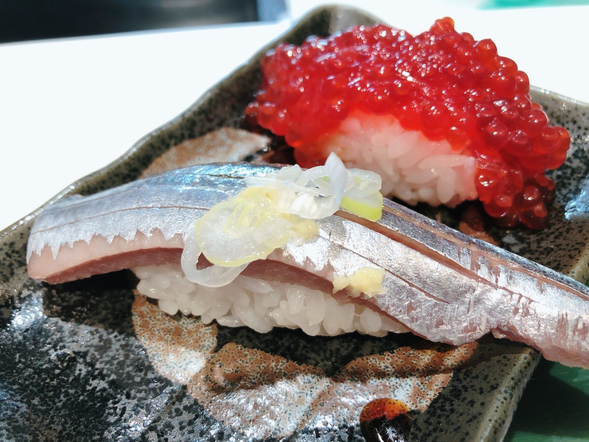 立食い寿司 根室花まる 神宮前店(原宿店)のサンマ
