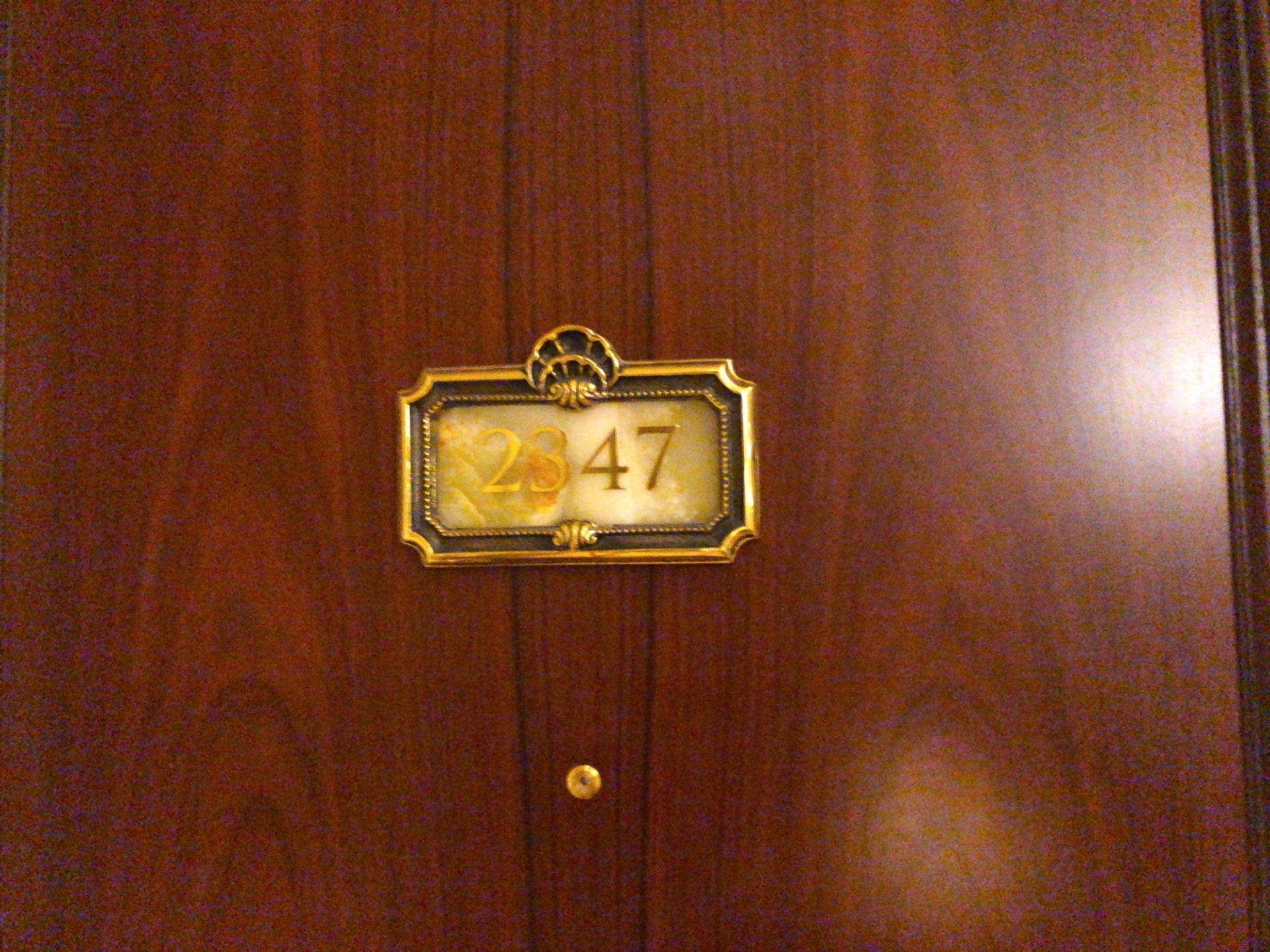 ホテルミラコスタの部屋のドア（ポルト・パラディーゾ・サイド2347）