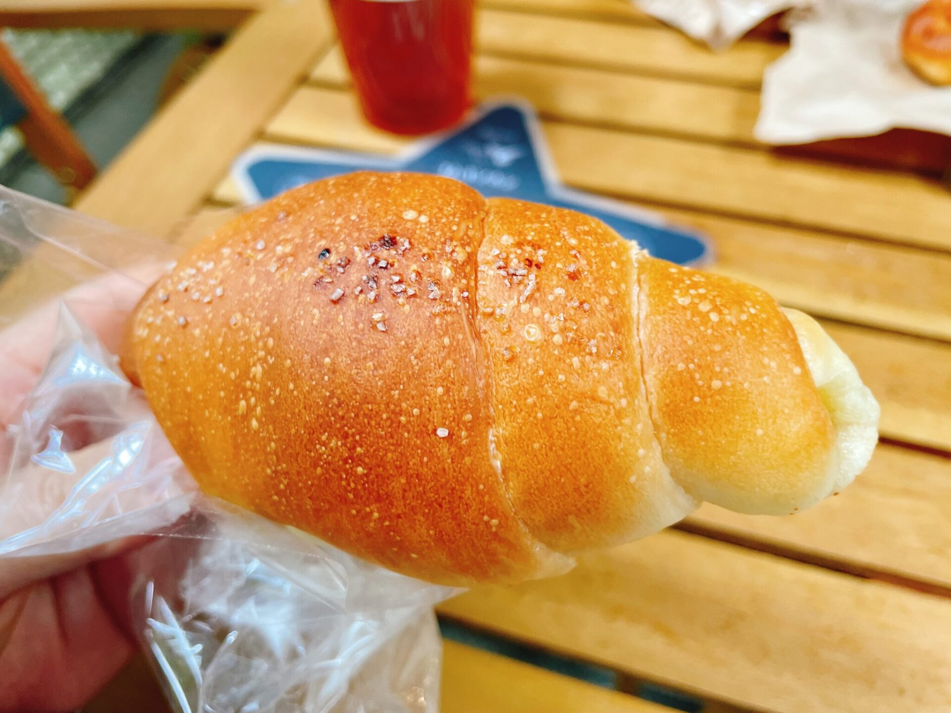 ベーカリーコムギノホシ世田谷羽根木店の塩バターパン