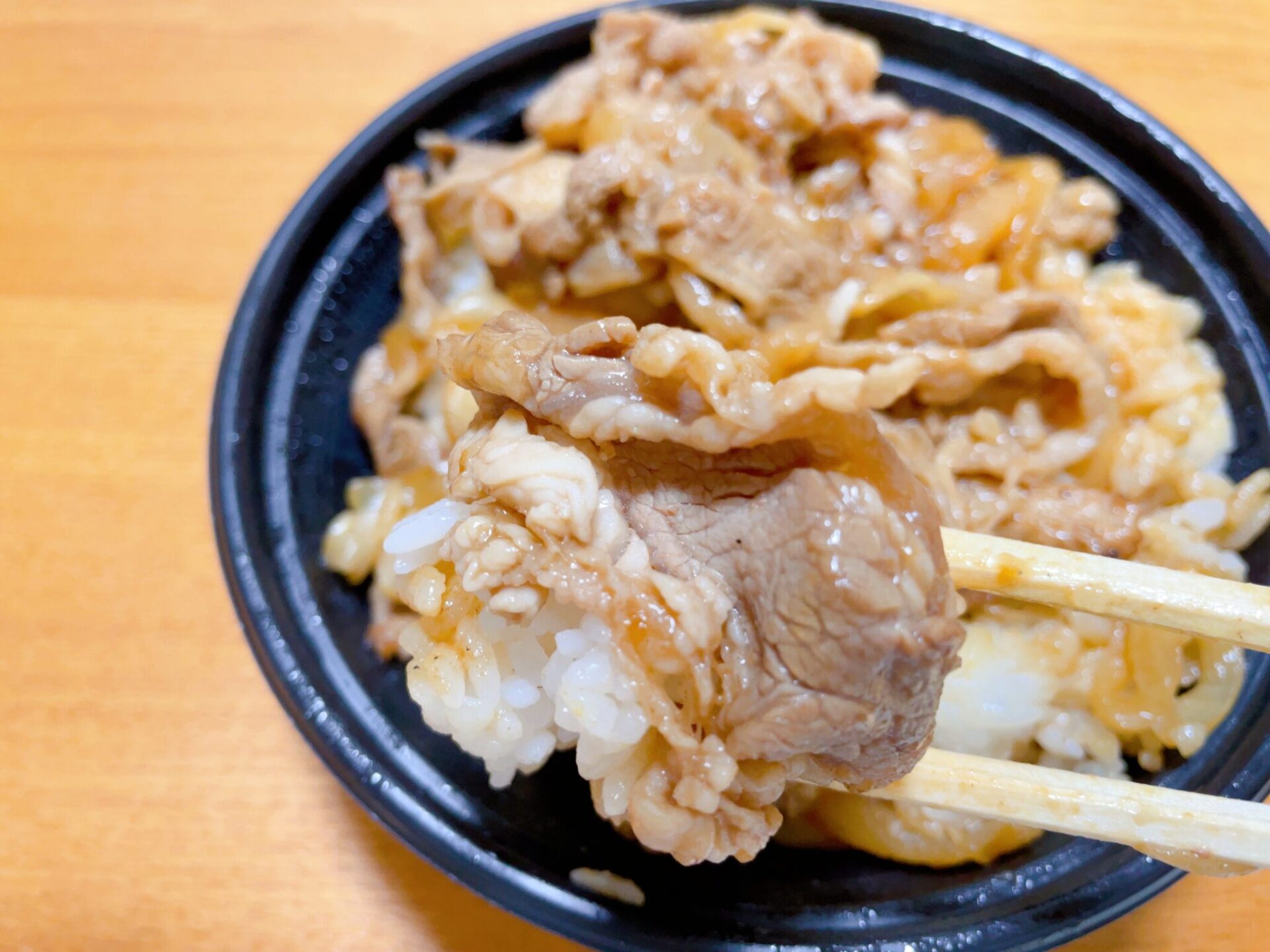 株式会社バーチャルレストランの東京チカラめしの元祖焼き牛丼