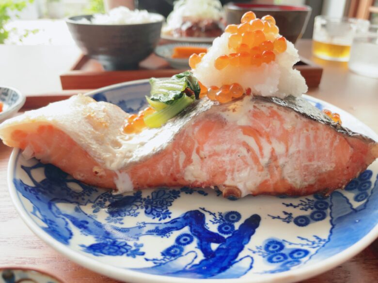 【下北六角】限定ランチ「銀鮭イクラ定食」が半端ない……実食レポ