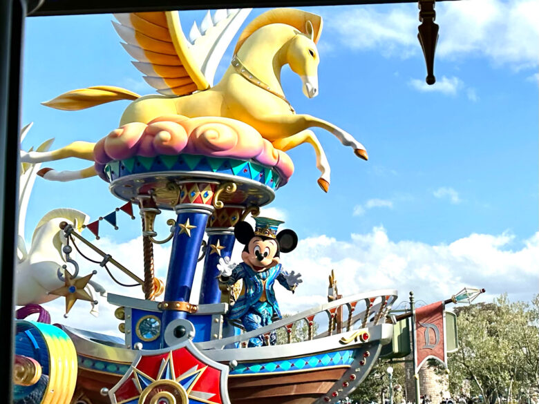 東京ディズニーランドのお昼のショー”ドリーミング・アップ！”のミッキーマウス