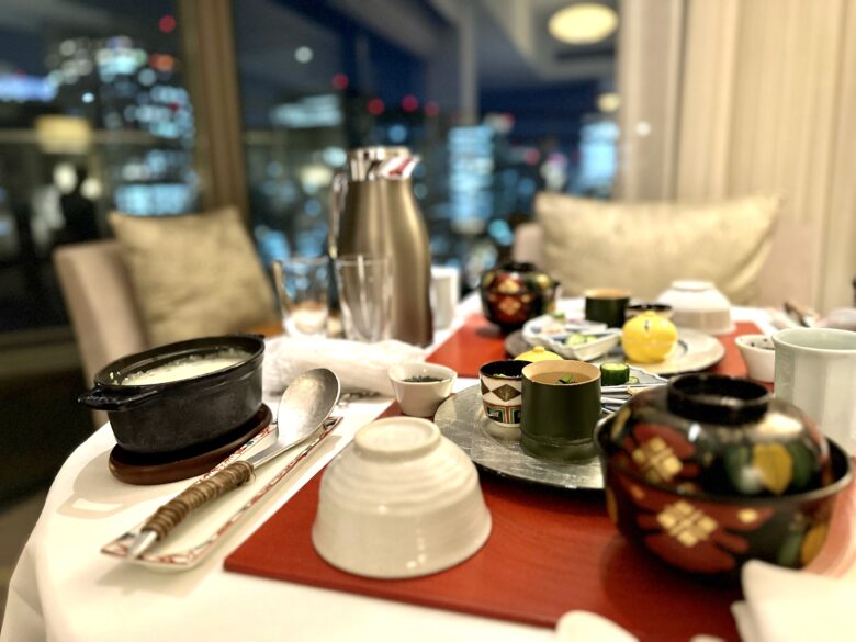 パレスホテル東京ジュースクレンズプランのオリジナル準備食はルームサービス